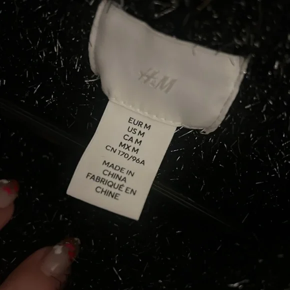 H&M black sparkly sweater size medium - Picture 2 of 3